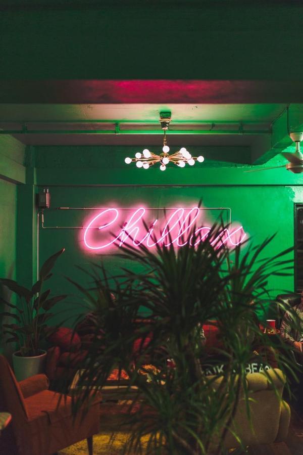 Hostel Chillax Осака Экстерьер фото