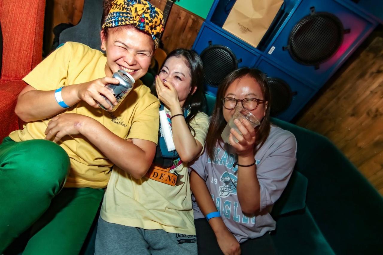 Hostel Chillax Осака Экстерьер фото