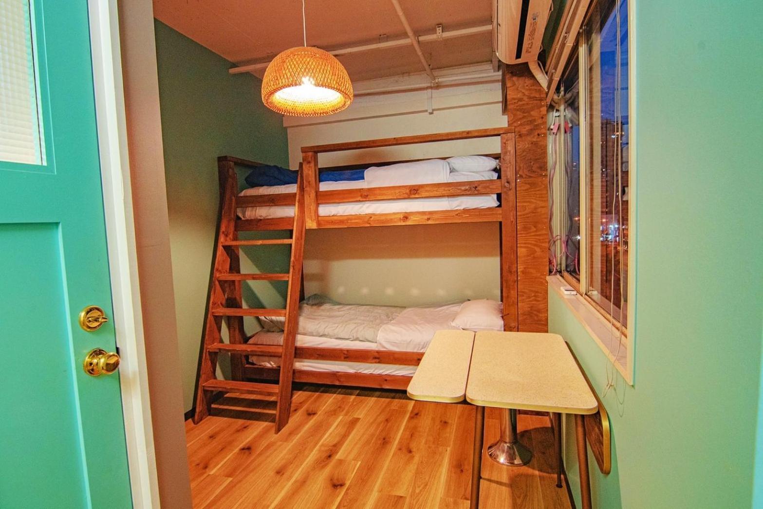Hostel Chillax Осака Экстерьер фото