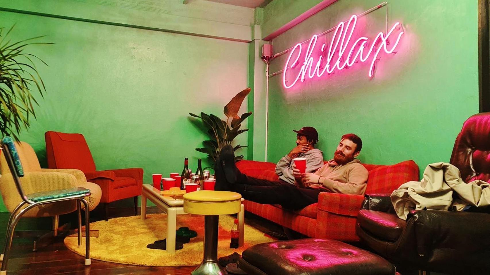 Hostel Chillax Осака Экстерьер фото